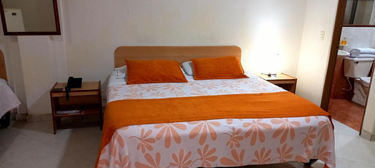 Hoteles Bogota Inn Turisticas 63 Екстер'єр фото